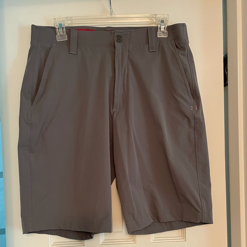 Euc dark grey under armour shorts